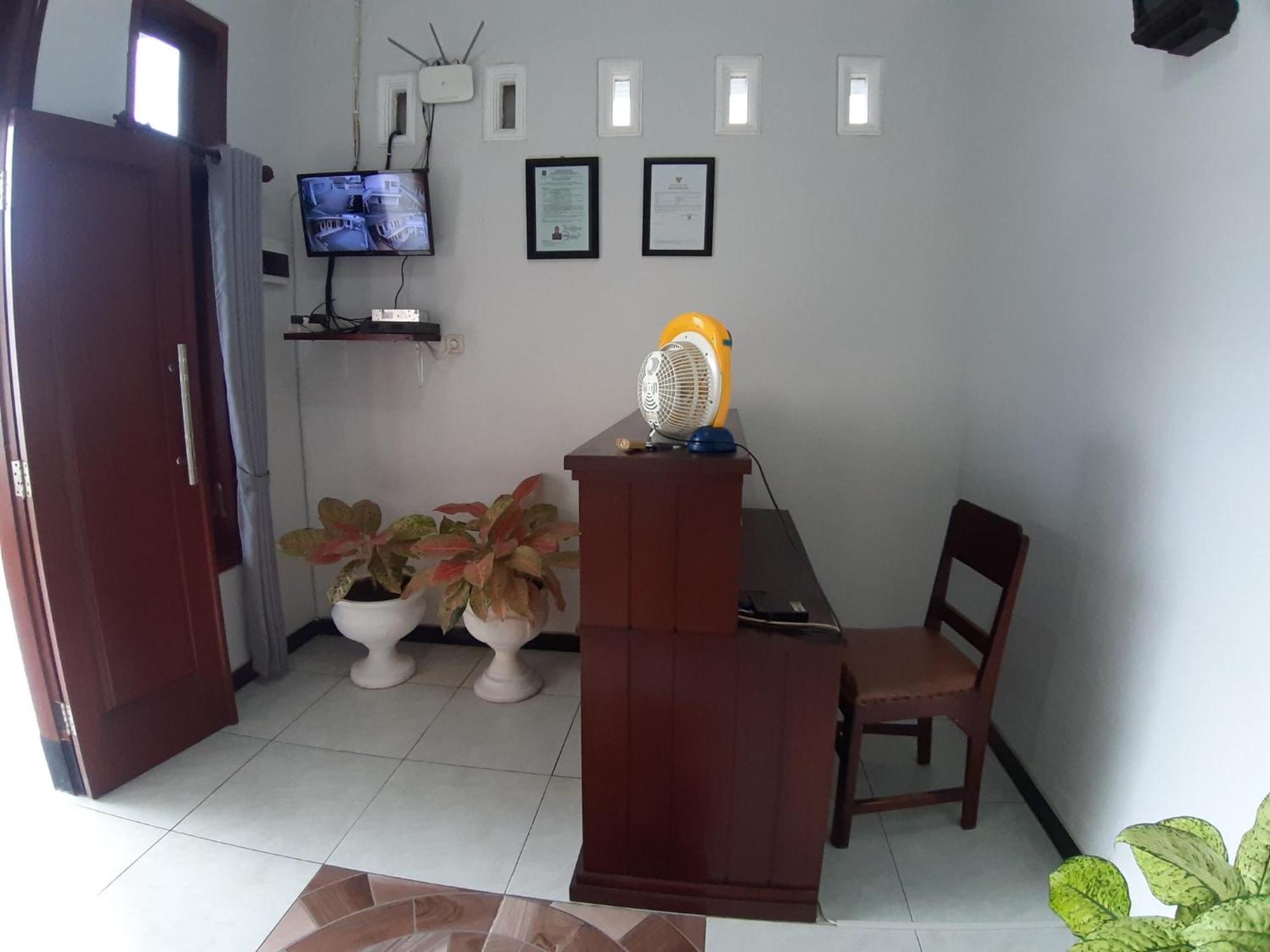 Oyo 2826 Panderman Residence Blitar Zewnętrze zdjęcie