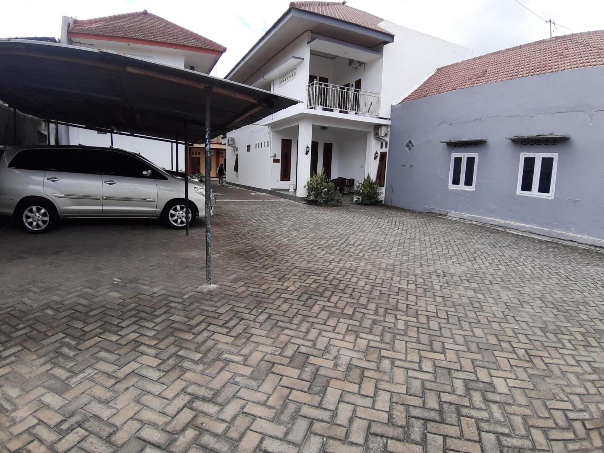Oyo 2826 Panderman Residence Blitar Zewnętrze zdjęcie