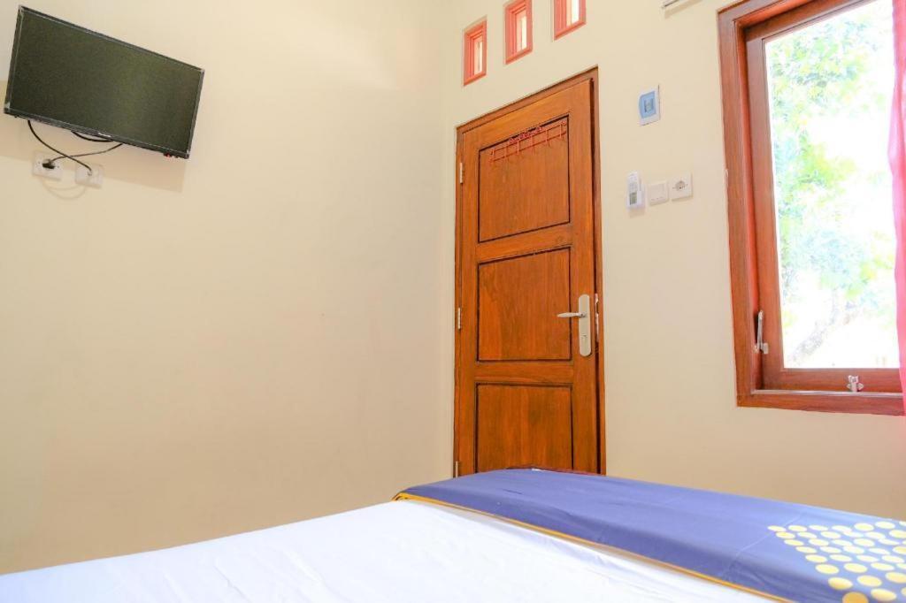 Oyo 2826 Panderman Residence Blitar Zewnętrze zdjęcie