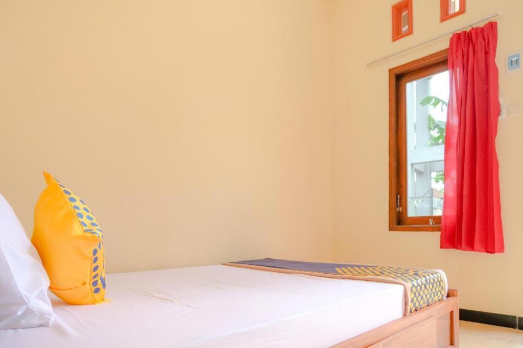 Oyo 2826 Panderman Residence Blitar Zewnętrze zdjęcie