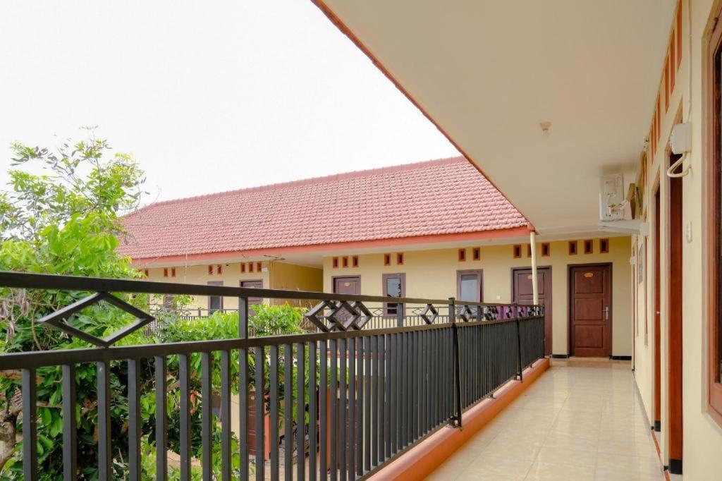 Oyo 2826 Panderman Residence Blitar Zewnętrze zdjęcie