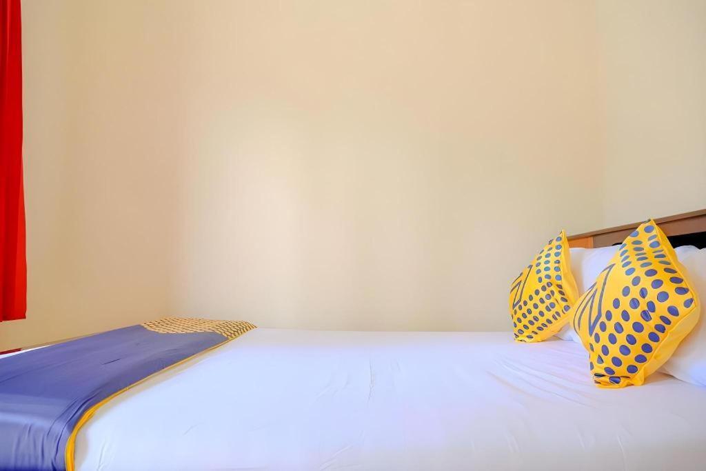 Oyo 2826 Panderman Residence Blitar Zewnętrze zdjęcie