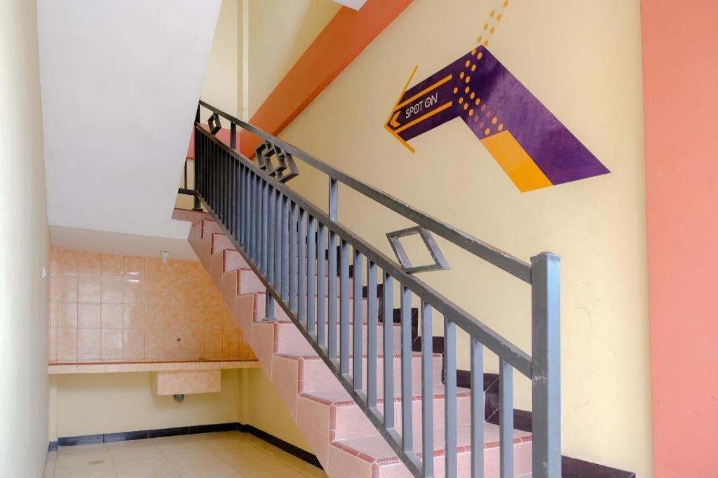 Oyo 2826 Panderman Residence Blitar Zewnętrze zdjęcie