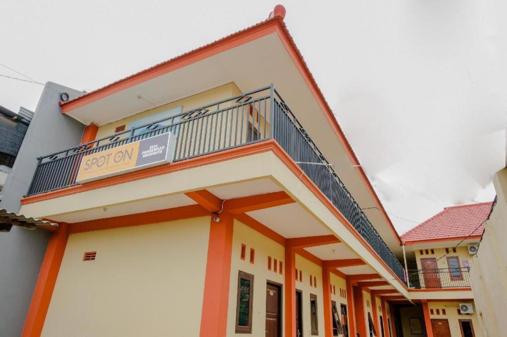 Oyo 2826 Panderman Residence Blitar Zewnętrze zdjęcie