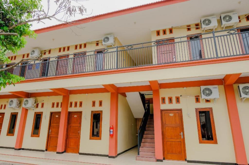 Oyo 2826 Panderman Residence Blitar Zewnętrze zdjęcie